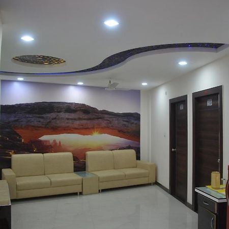 Hotel Krishna Galaxy Kanpur Exteriör bild