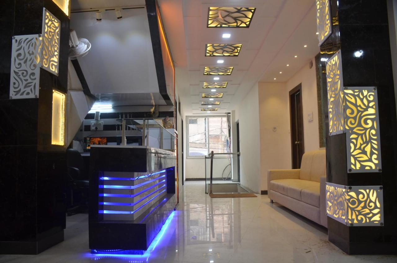 Hotel Krishna Galaxy Kanpur Exteriör bild
