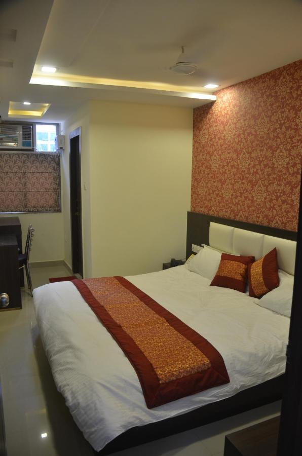 Hotel Krishna Galaxy Kanpur Exteriör bild